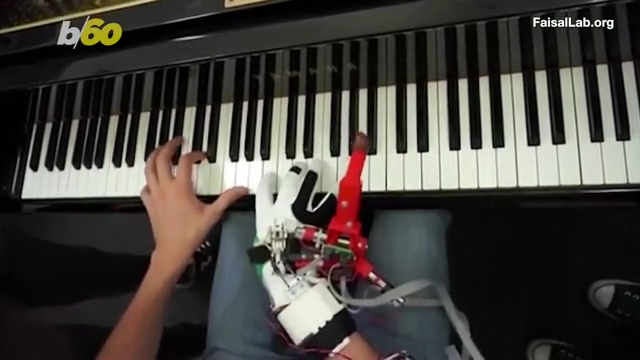 Robotics challenge creates extra finger for piano players - Image