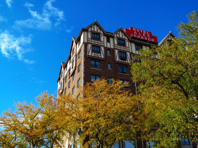Hotel Alex Johnson.jpg