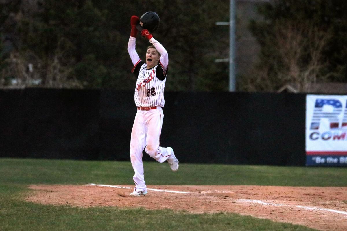 Hamilton draws bases-loaded walk for walk-off win