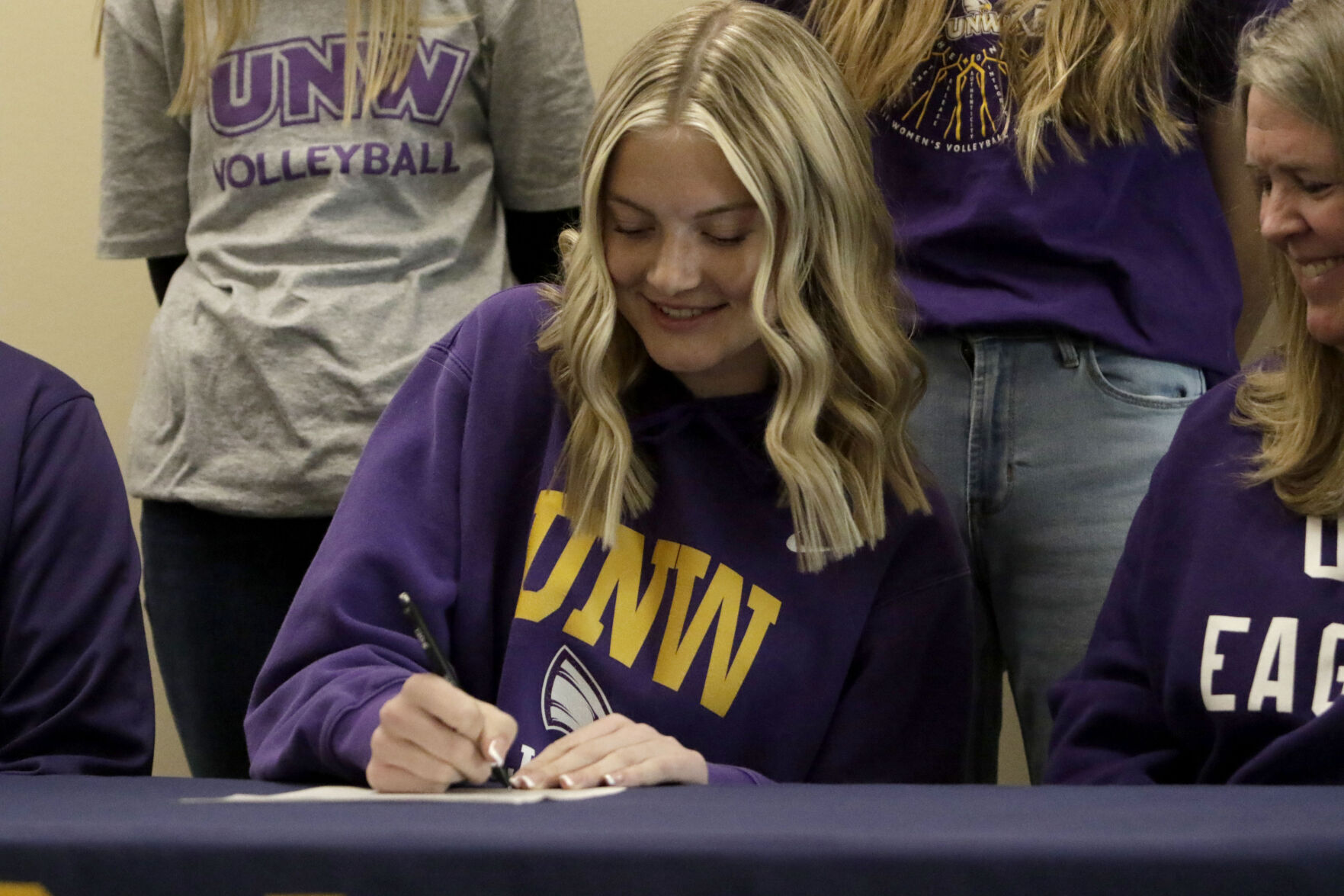 Ana Egge Commits to Play College Volleyball at University of Northwestern – St. Paul