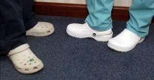 sapatos crocs para hospital