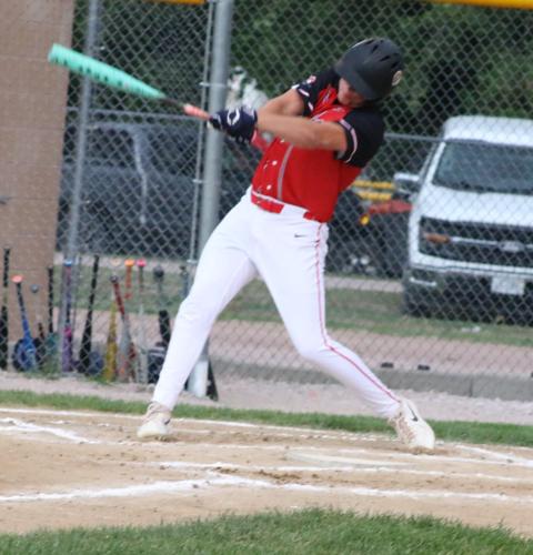 BB-Tobin Landen bats _0007.JPG
