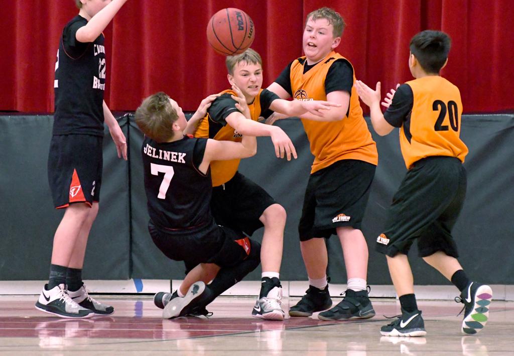 Hoop Shoot Brings Junior Bb Teams To Chadron Sports