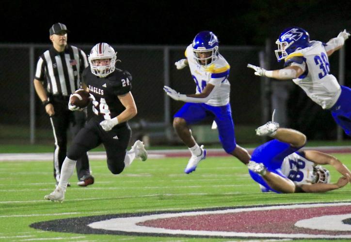 chance Nelson returns punt .jpeg