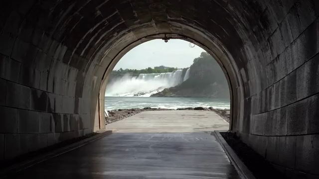 115-year-old tunnel below Niagara Falls opens to visitors photo