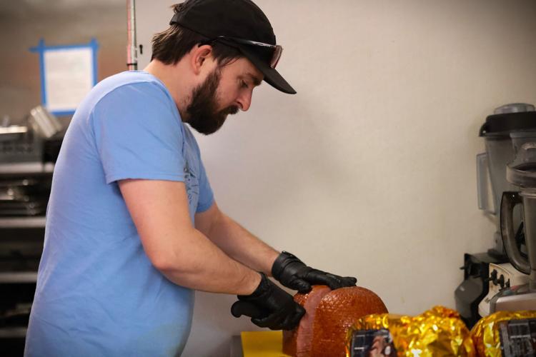 Cutting ham