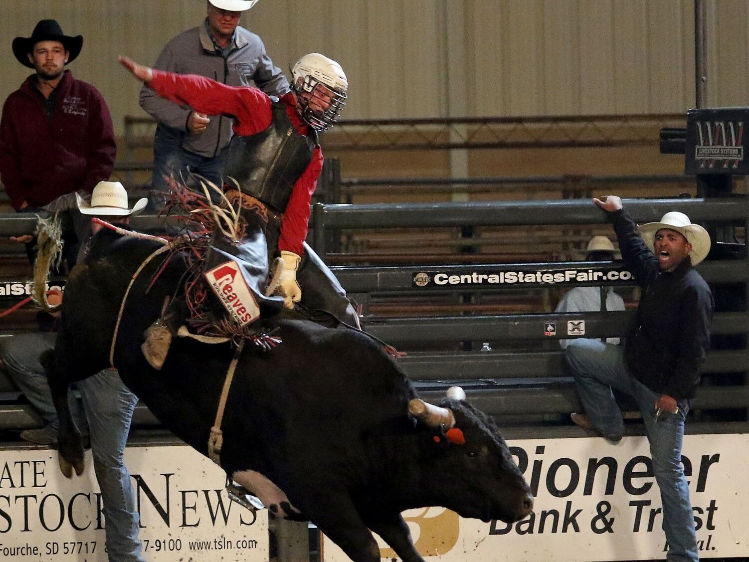 Moody wins bull riding event at National High School Rodeo Finals; Short go set for Saturday photo