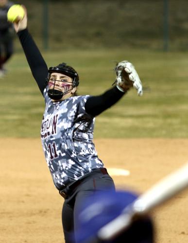 Gabby Russell pitches