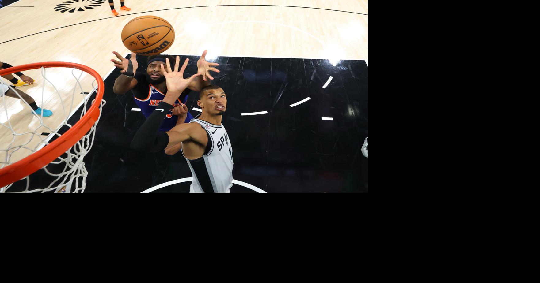 BASKETBALL-NBA-SAS-NYK/