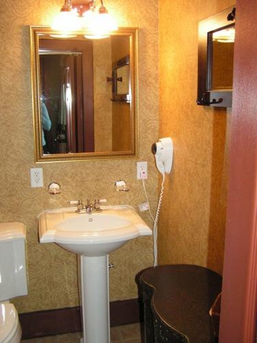 Luxurious Bathrooms