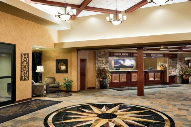 Lobby & Front Desk