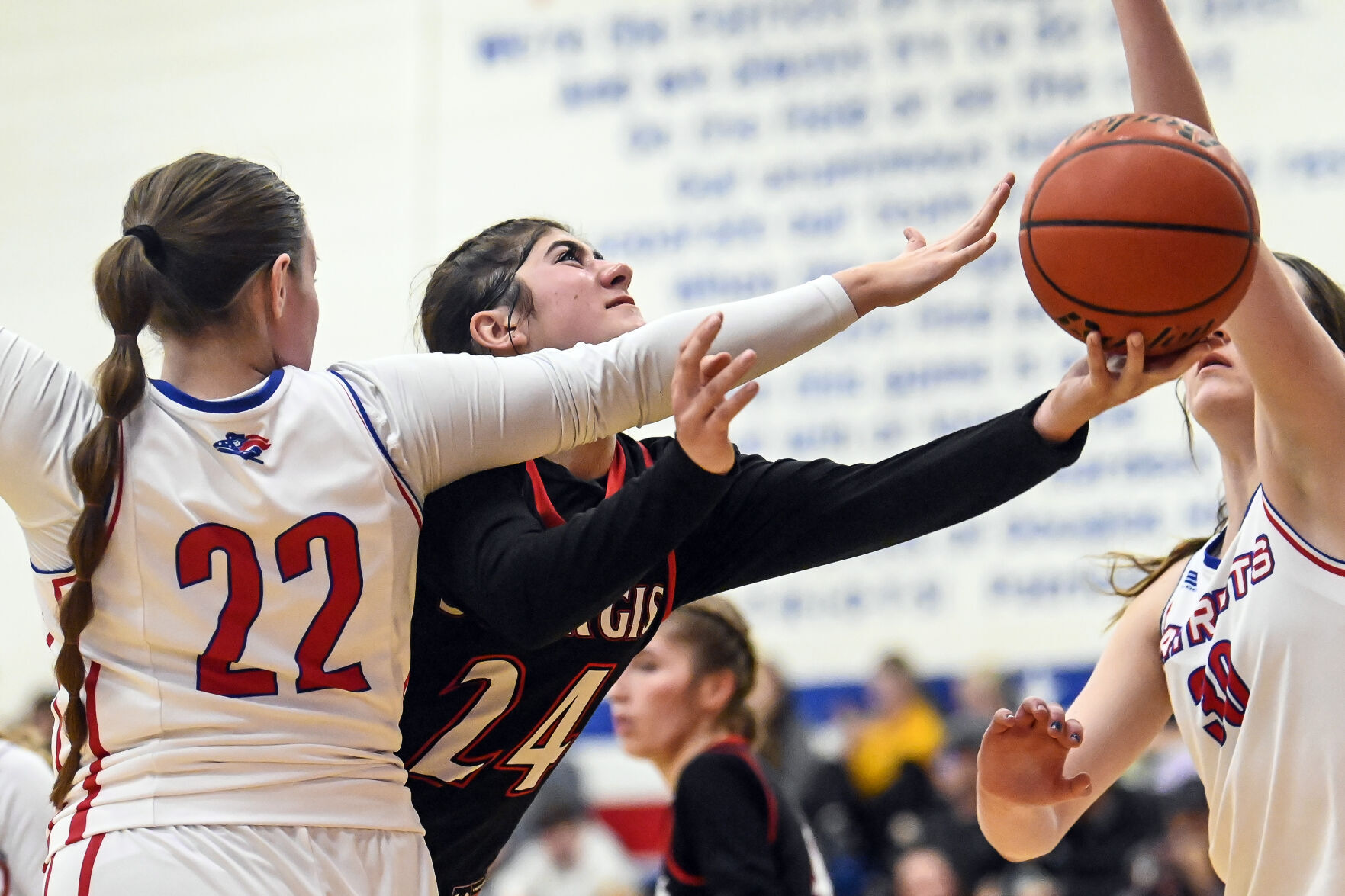 Sturgis Brown Scoopers Win 42-33 Against Douglas in Girls’ Basketball Match
