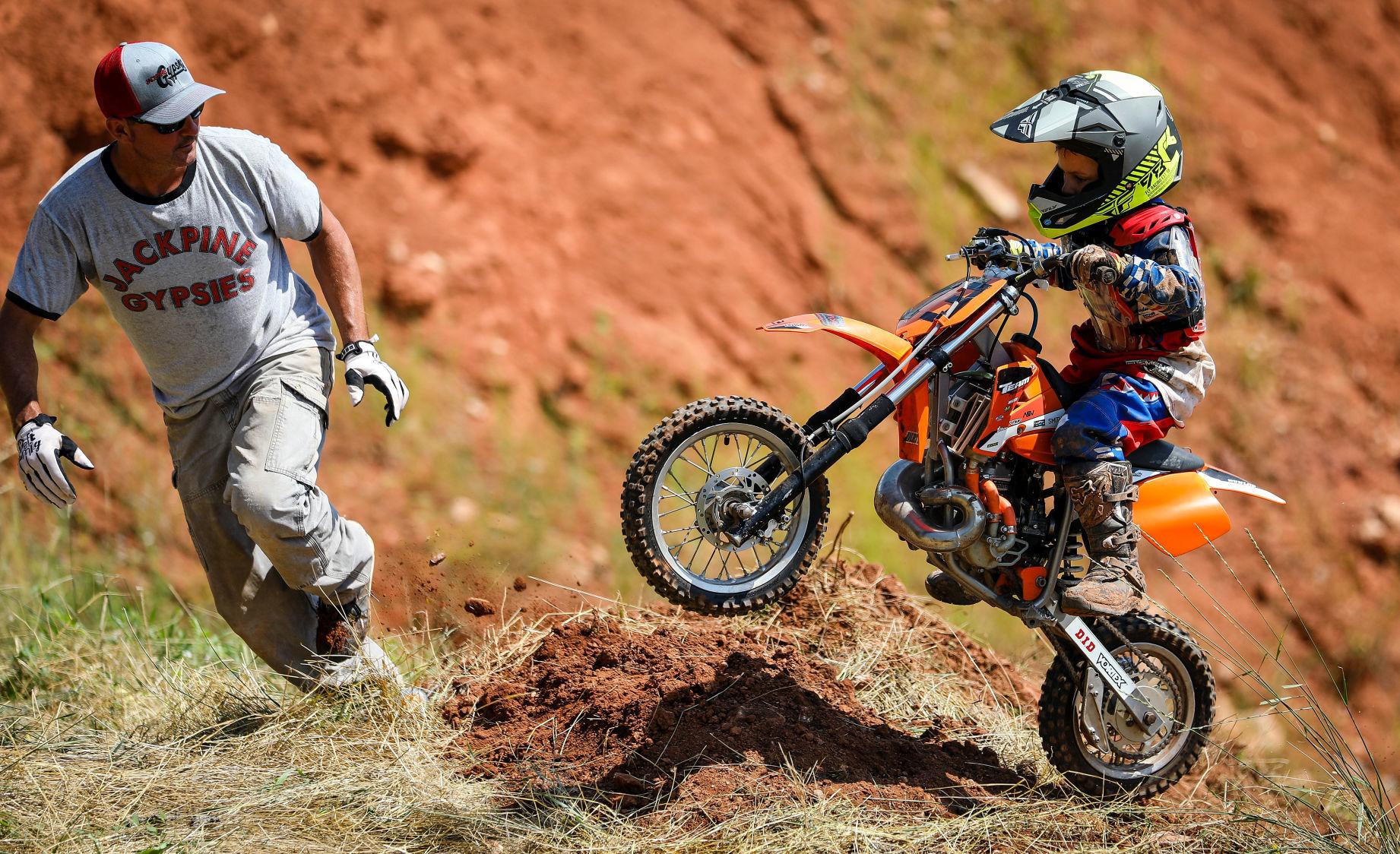 PHOTOS Sturgis motorcycle Rally day four (Jackpine Gypsies Motorcycle