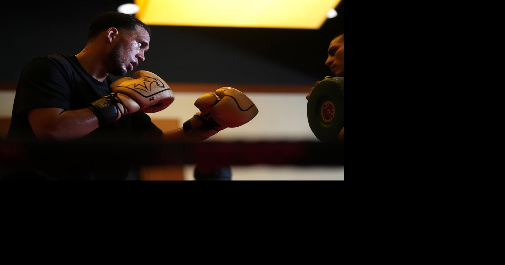 David Benavidez, the WBC world light heavyweight champion works out in front of a public audience at Vee Quiva Casino on March