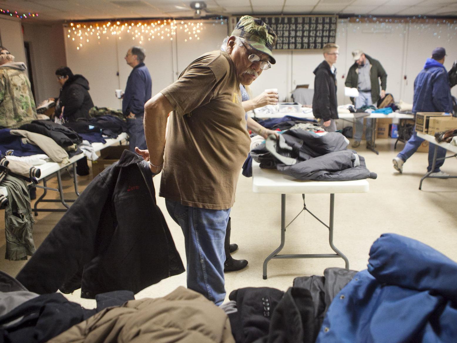 Vfw Giveaway Draws Veterans Who Need Coats And Boots Local