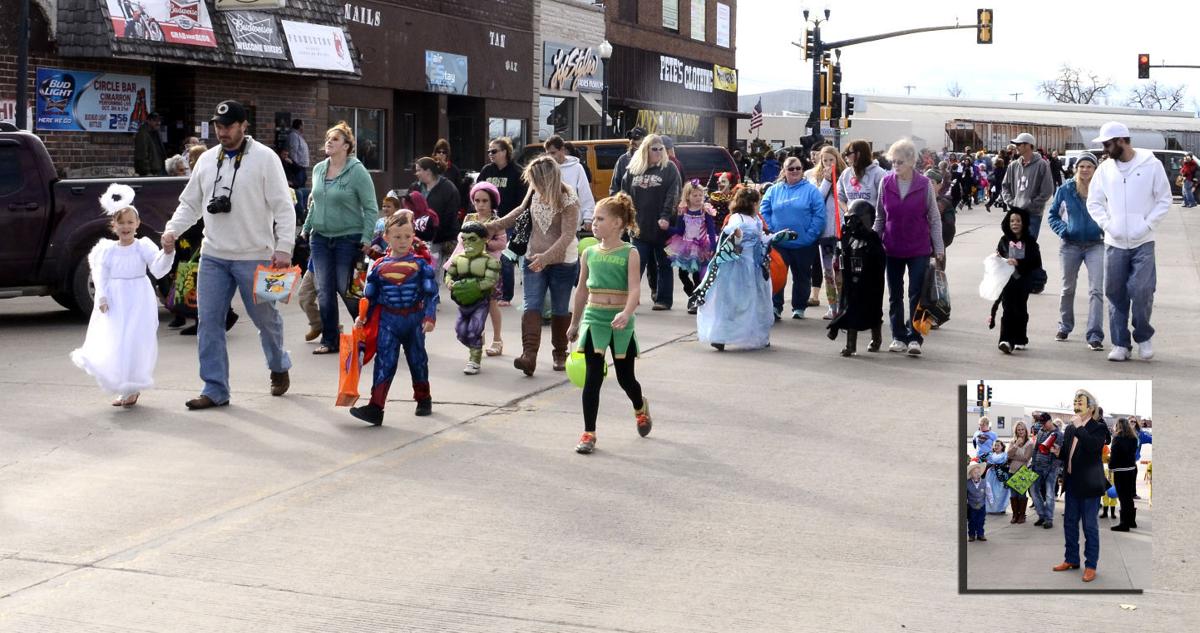 Halloween Parade brings hundreds downtown Belle Fourche