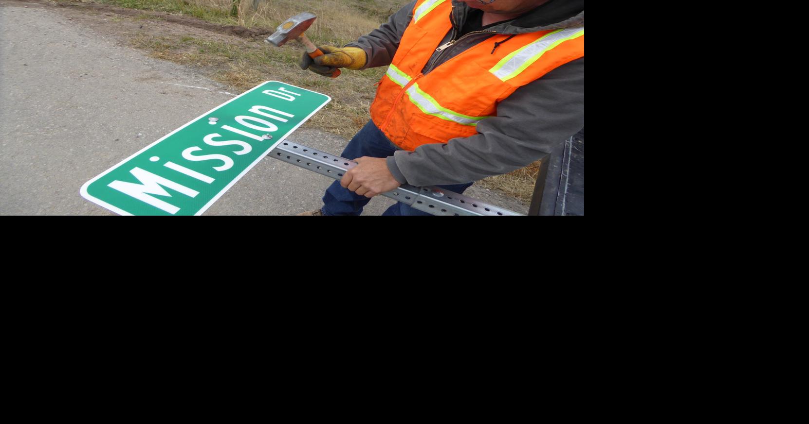 New street signs on Pine Ridge Reservation improves police, delivery ...
