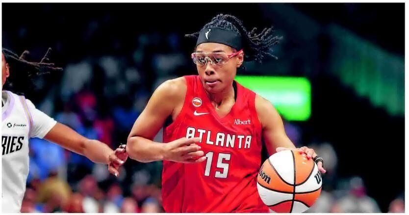 Gray's teammates remind her she's a superstar
