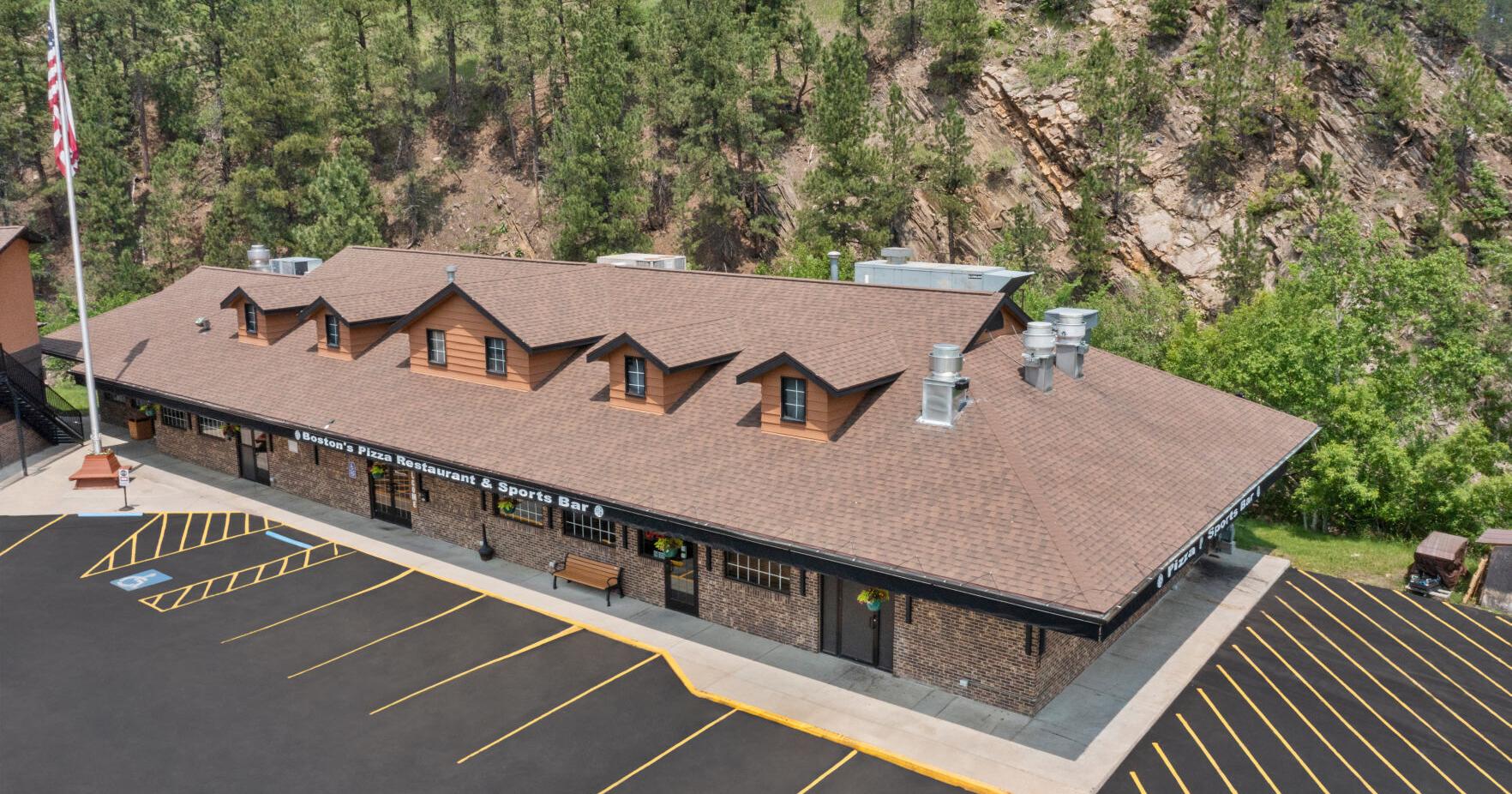 Wildly popular Boston's Pizza tantalizes taste buds, turns up the fun at Deadwood Gulch Resort - Vimarsana News