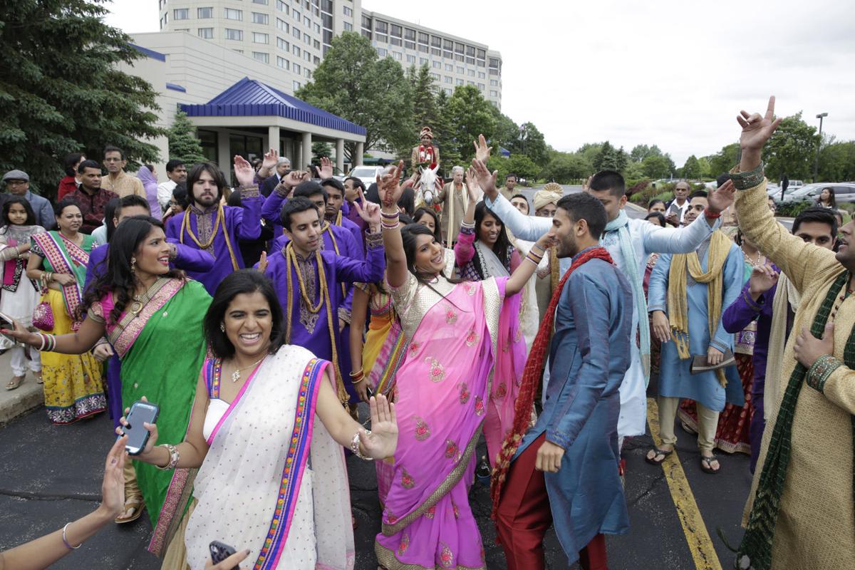 Elaborate Indian Weddings In U S Becoming Big Business Horses