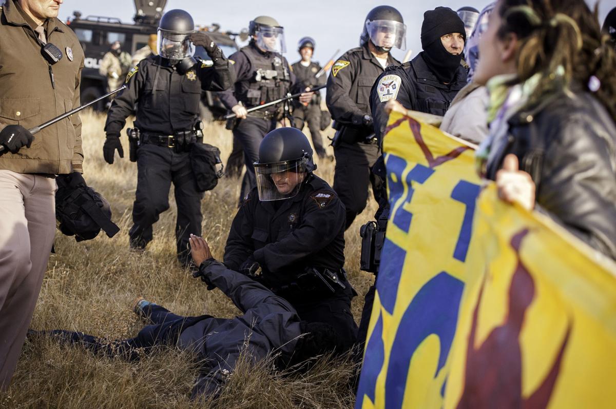 police use pepper spray while arresting 126 at dakota access pipeline protest local rapidcityjournal com