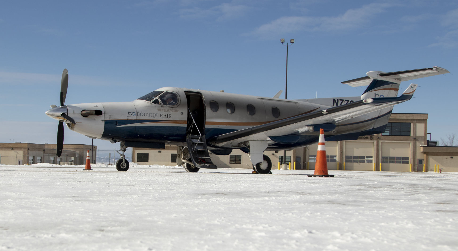 airlines that fly to rapid city regional airport