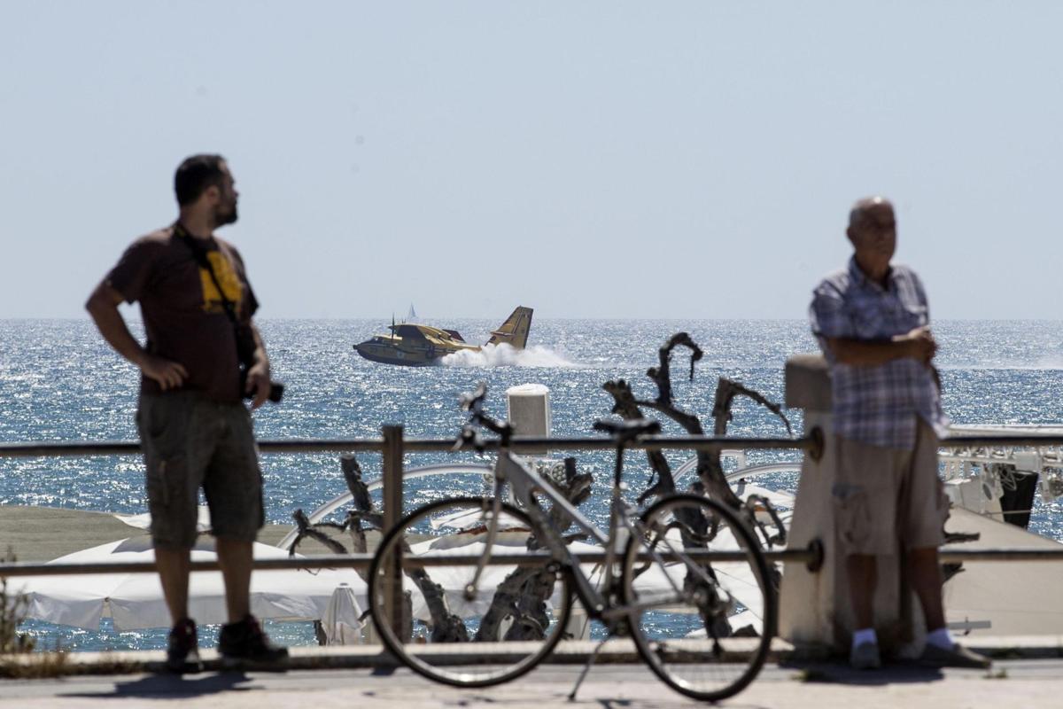 CORRECTION Italy Wildfires