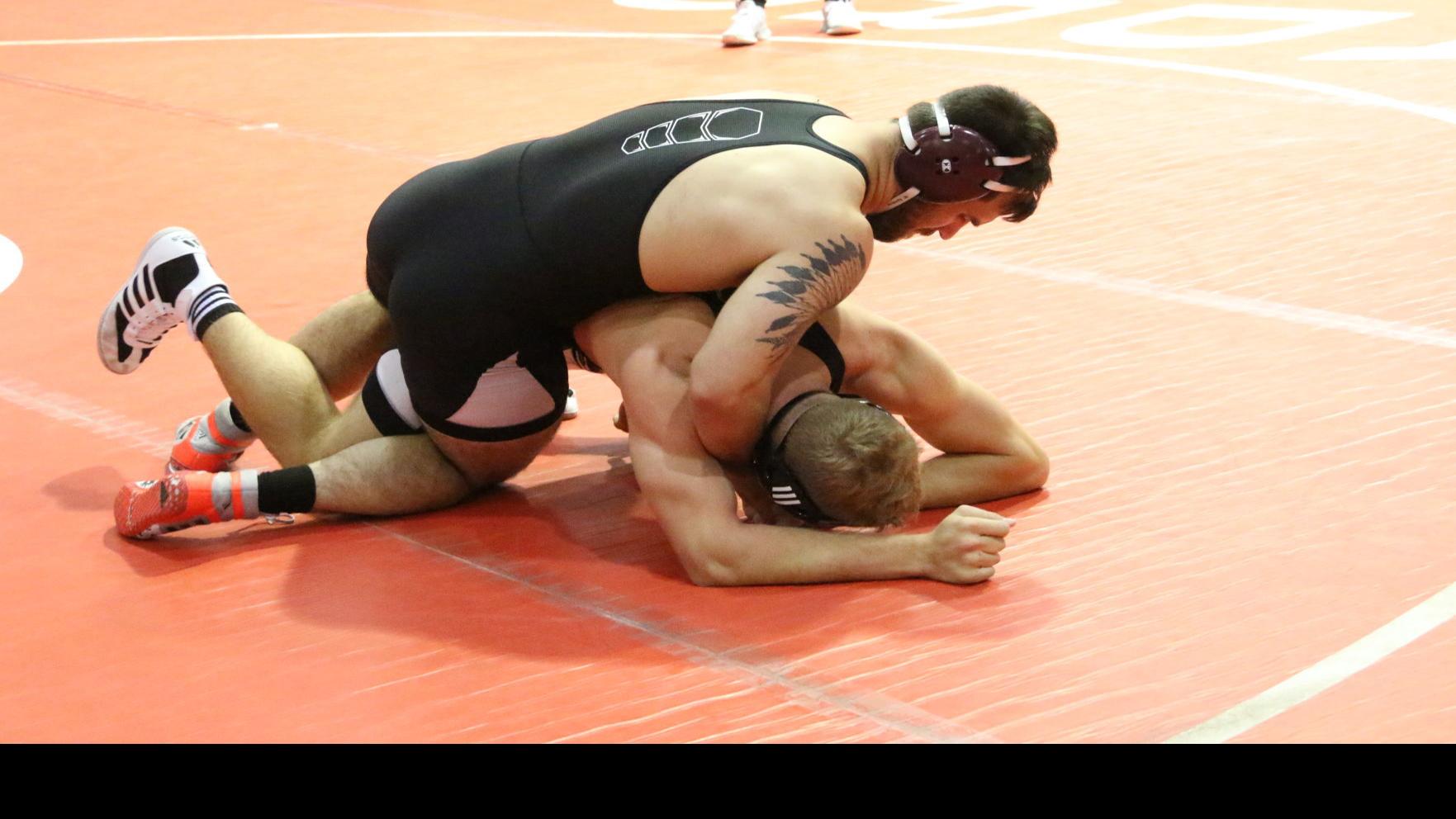 Csc S French Wins 197 Pound Title At Kearney Tourney Sports Rapidcityjournal Com