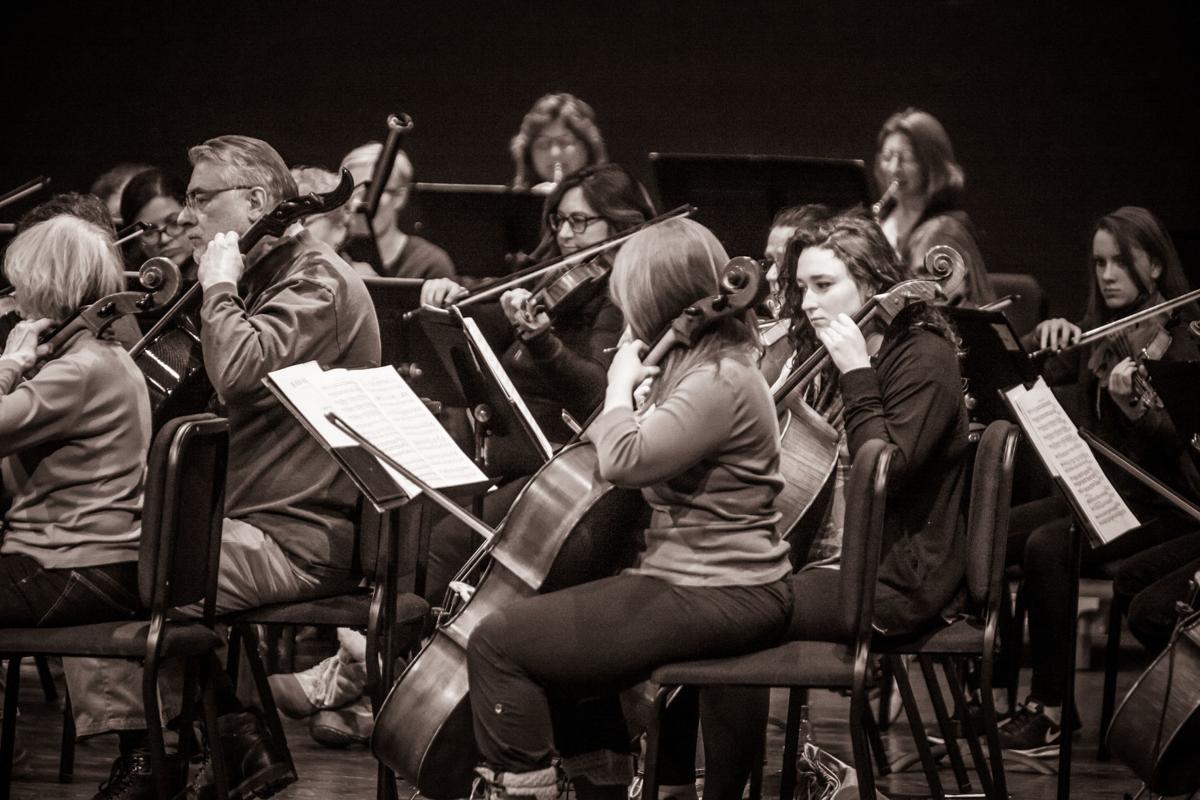 090319-com-symphony2.jpg