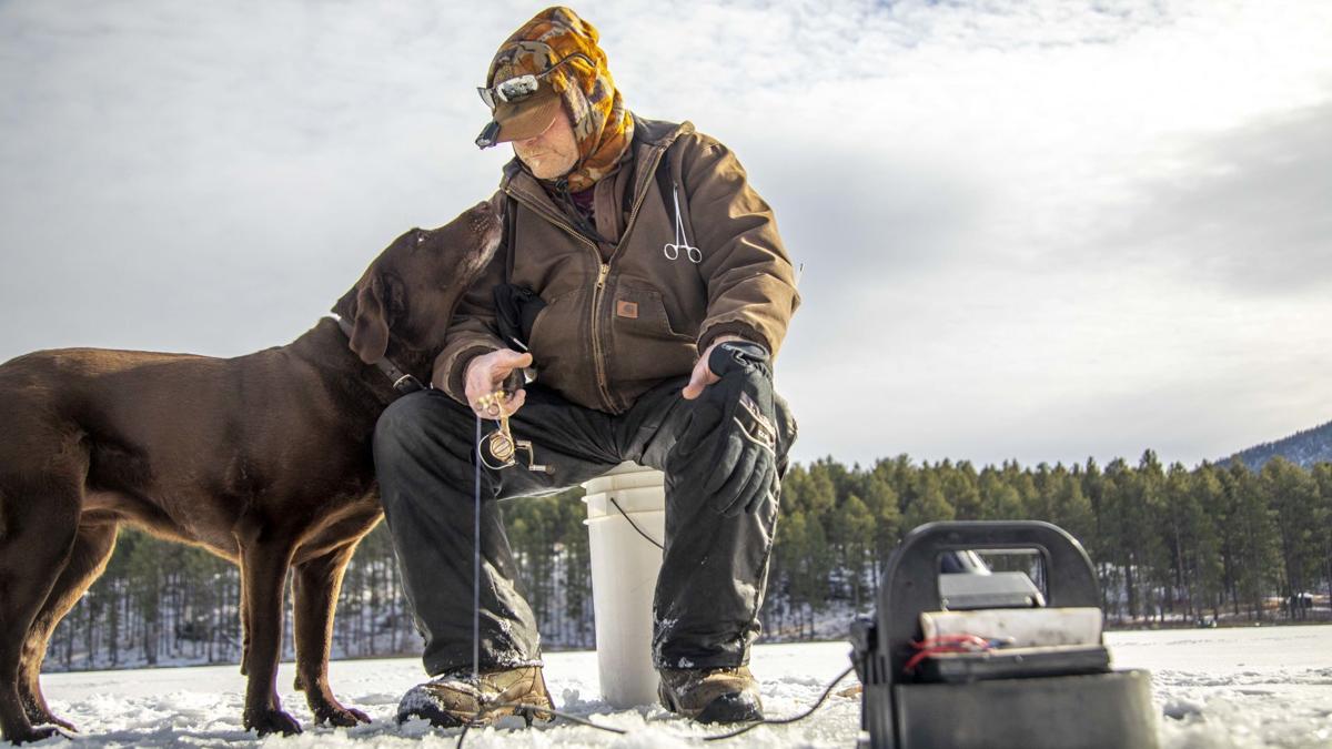 123120-icefishing-001.JPG