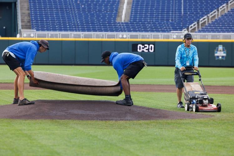 061326-owh-spo-groundscrew-05.JPG