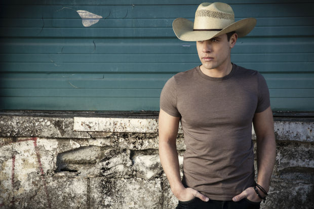 062614-bh2-dustin lynch