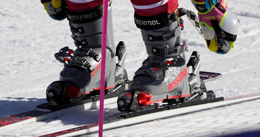 Lindsey Vonn's skis didn't come off in her Olympic crash