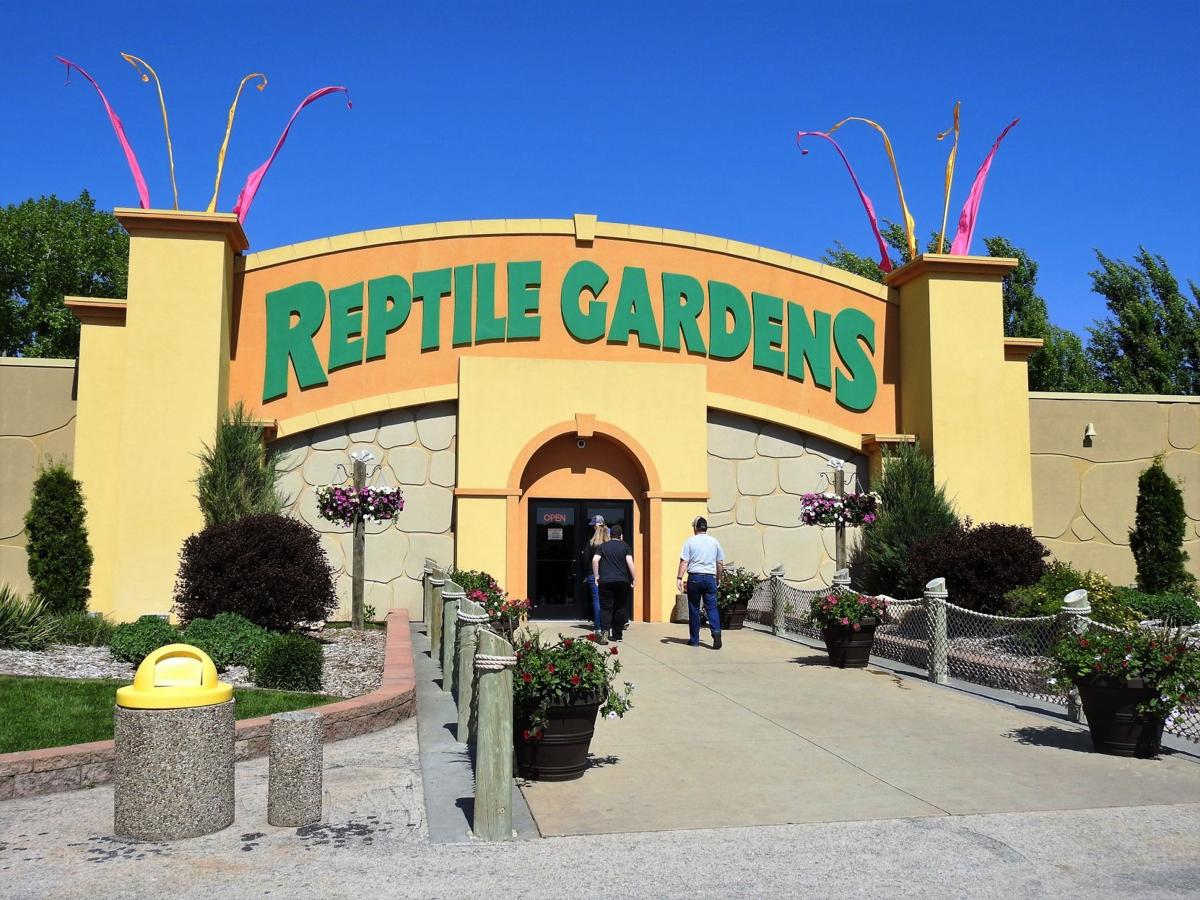 are dogs allowed in reptile gardens