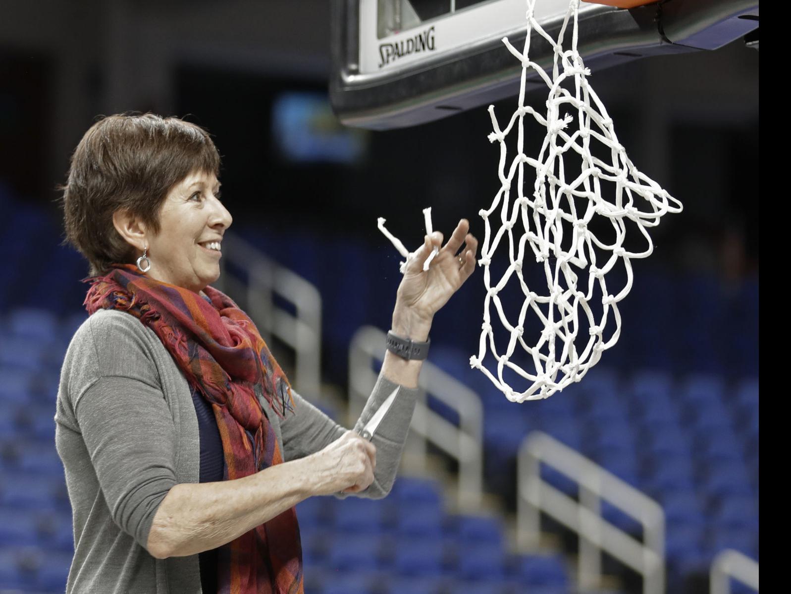 Notre Dame Women S Basketball Coach Muffet Mcgraw Visits The Black