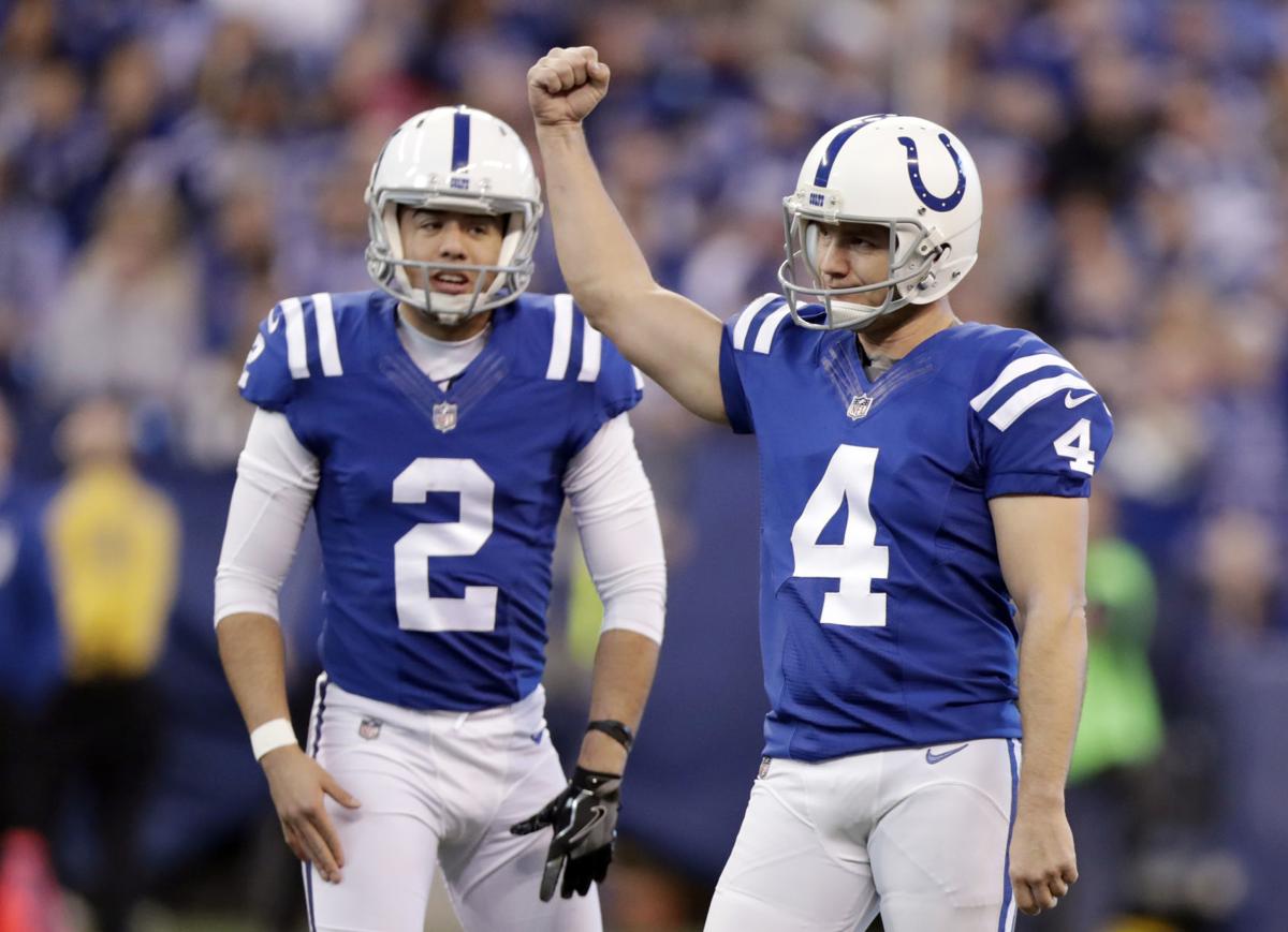 Vinatieri gets new one-year deal with Colts