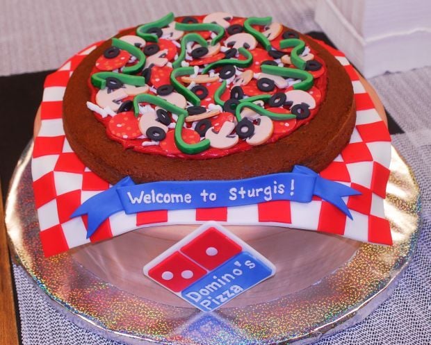 Pizza Cake | Pizza Theme Cake | Cake Shaped Like Pizza – Liliyum Patisserie  & Cafe