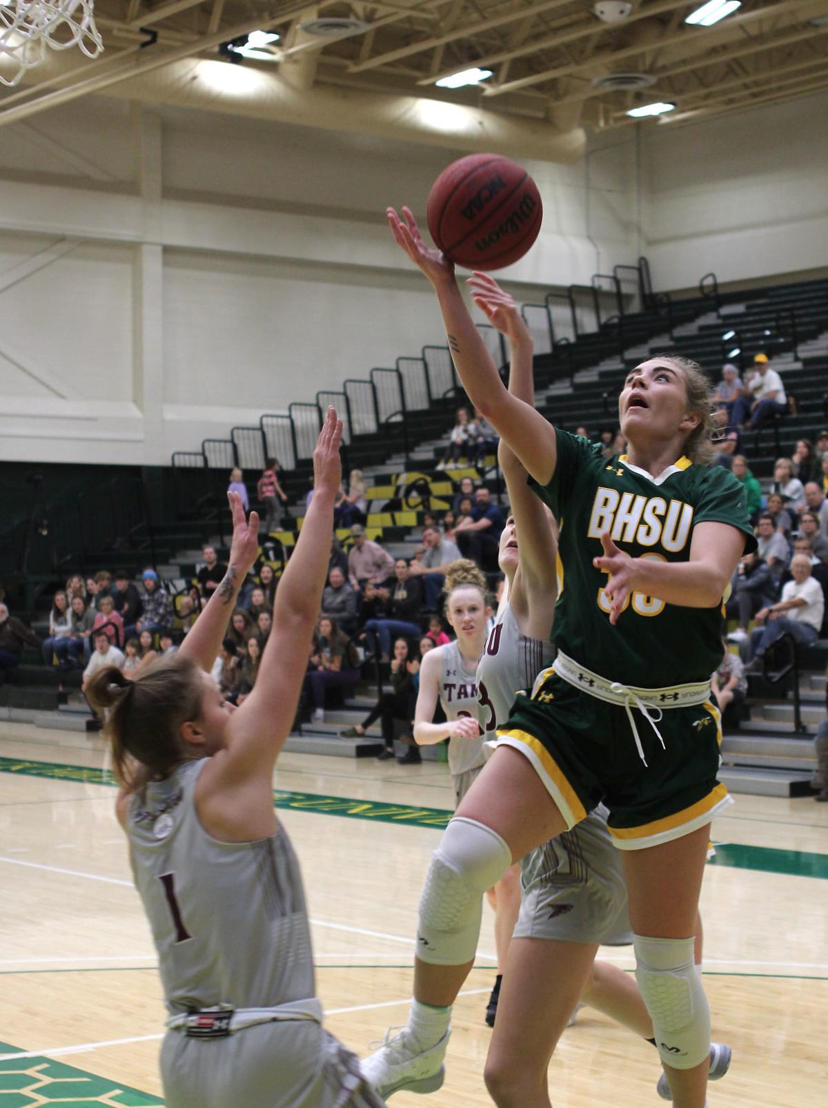 Bhsu Women Off To Strong Start Offensively And Defensively Sports Rapidcityjournal Com