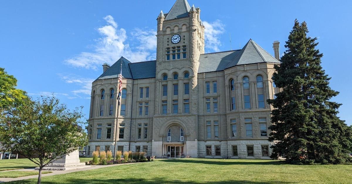 Nebraska attorney accused of practicing law despite suspension