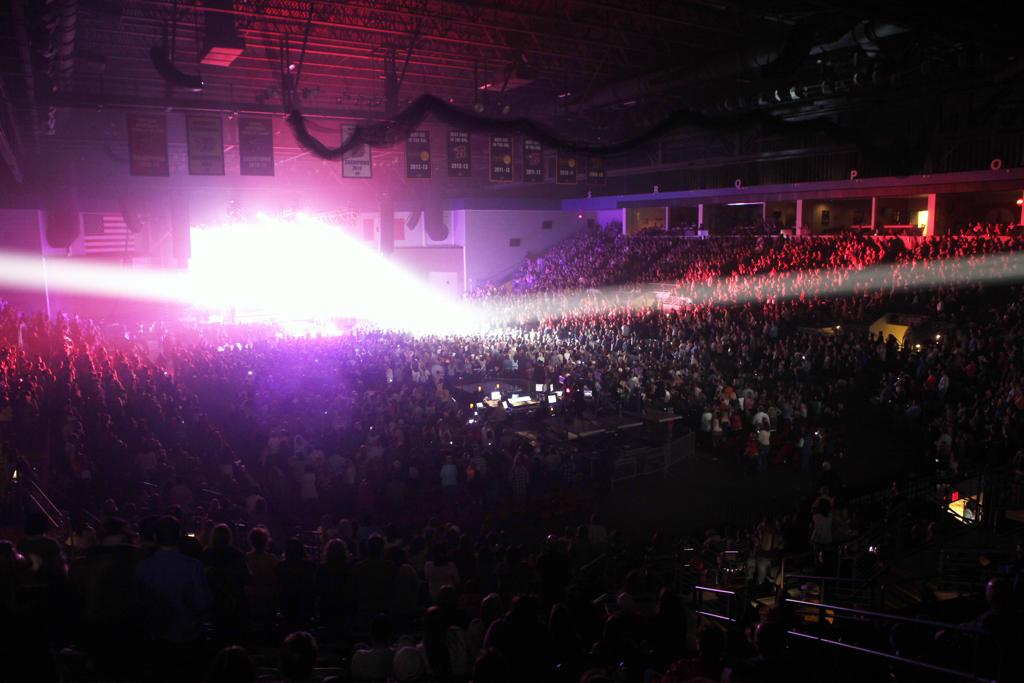 An Ice Arena Makeover From Hockey Rink To Concert Venue And Back Local Rapidcityjournal Com