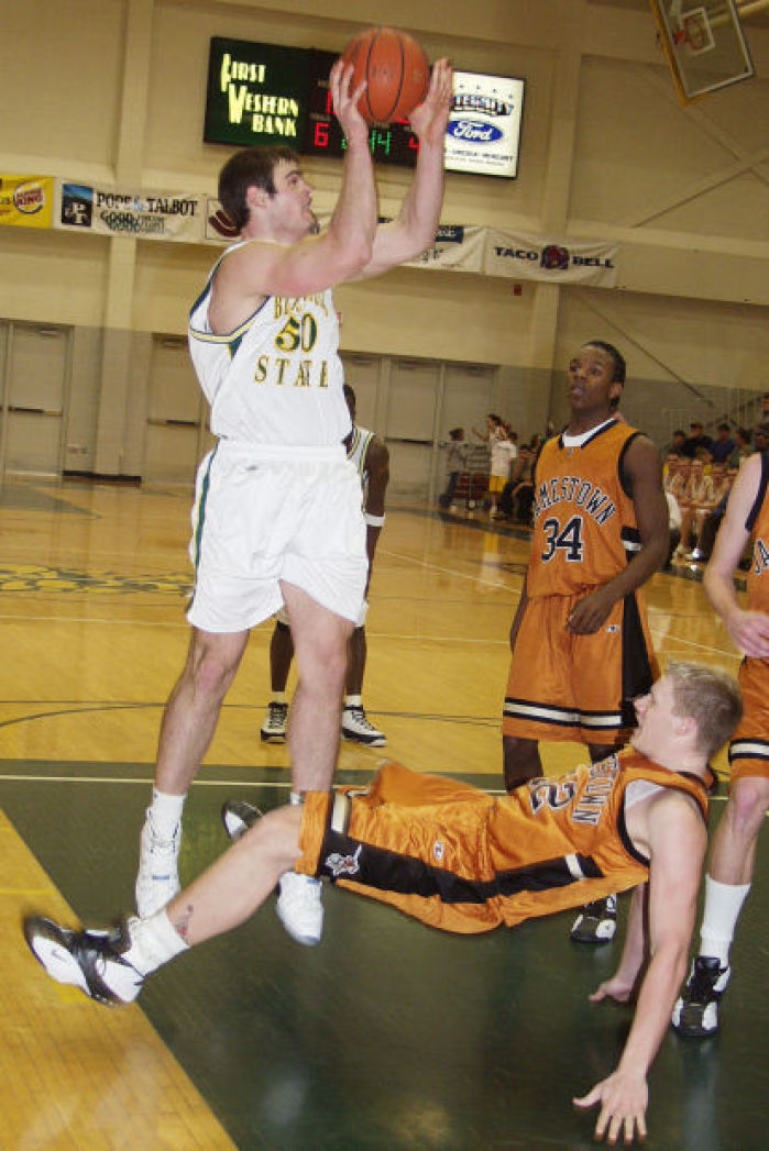 Shaw to receive 2013 Young Alumni Achievement Award