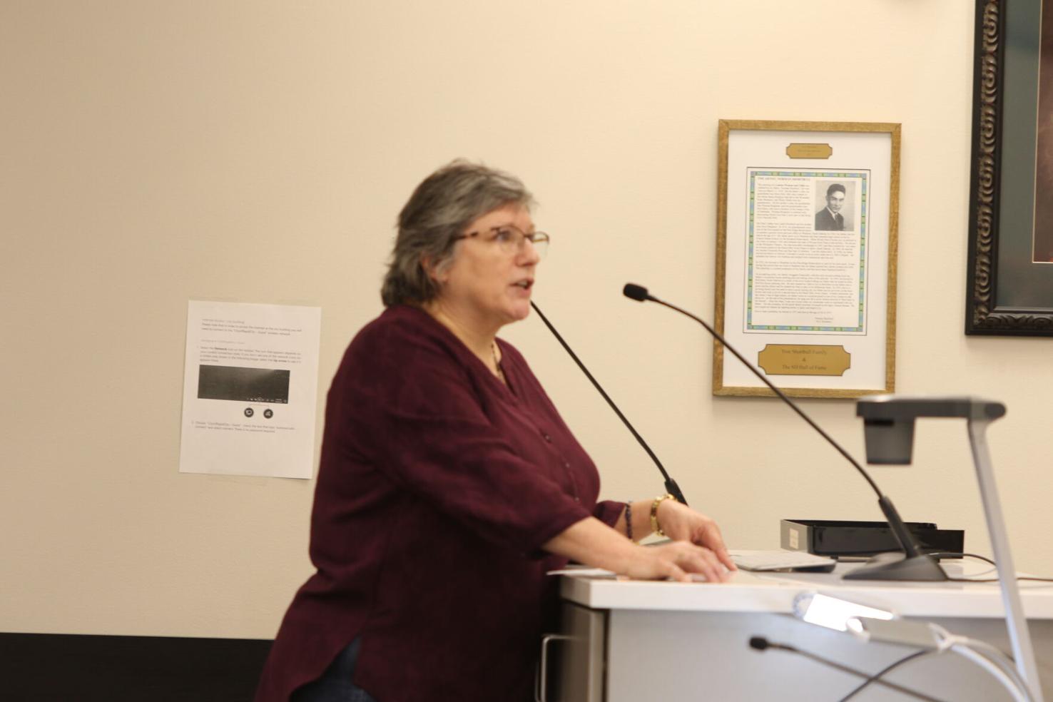 proposed ordinance would allow residents to own chickens