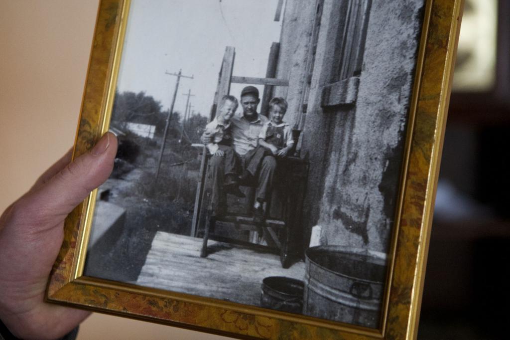 Brothers And Sisters Remember Murdered Father Photos