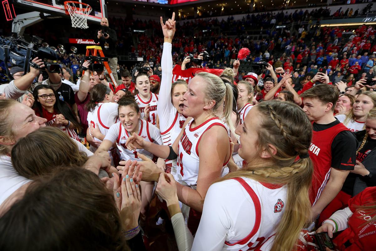 Usd Women S Season Ends With No Ncaa Tournament Sports