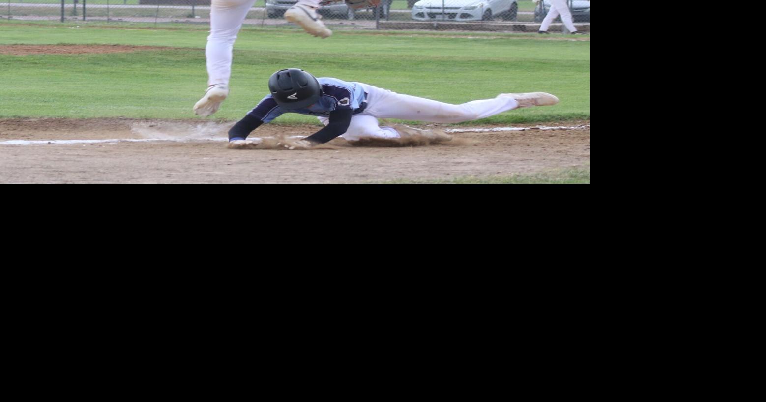 Base--Play at 3rd good_0805.JPG