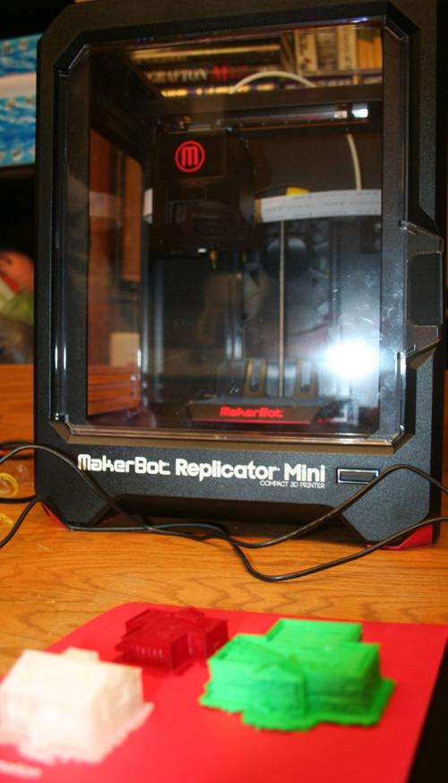 Chadron Library introduces 3D printing | Chadron ...