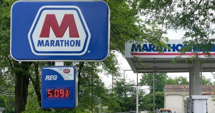 US gasoline prices top $4.50 a gallon as summer driving season nears