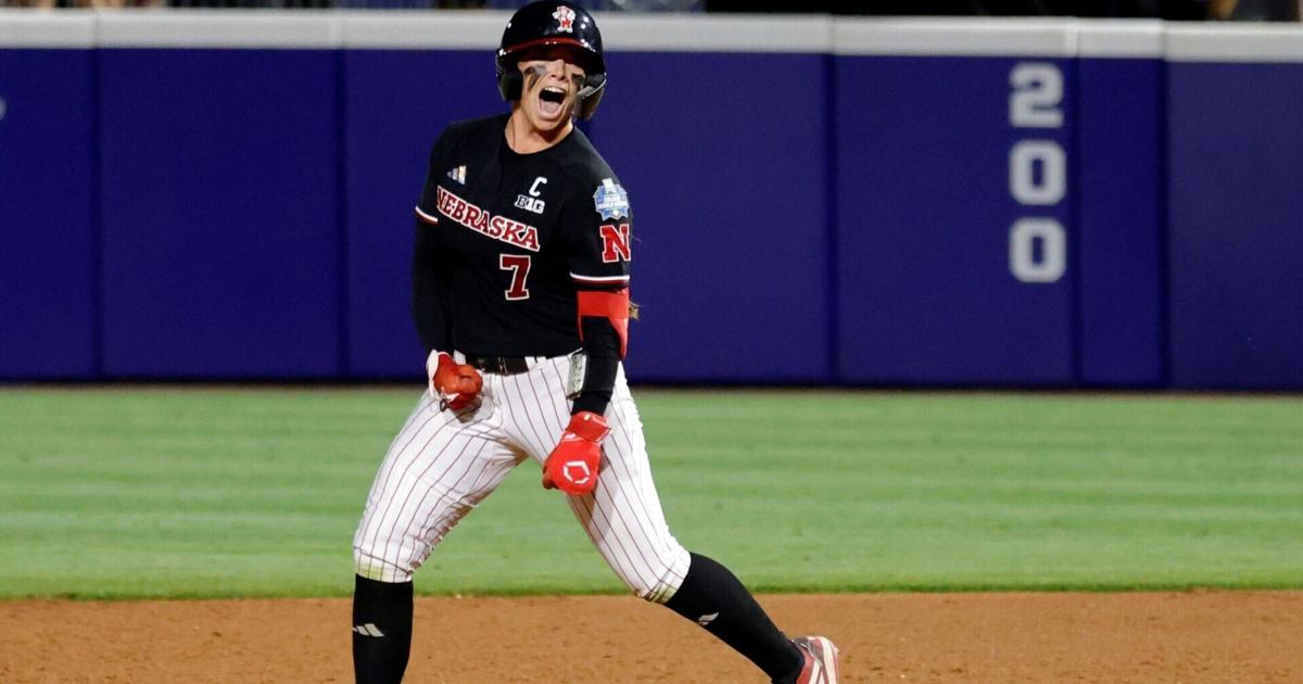 Nebraska softball walks off Arkansas in WCWS extra-innings thriller