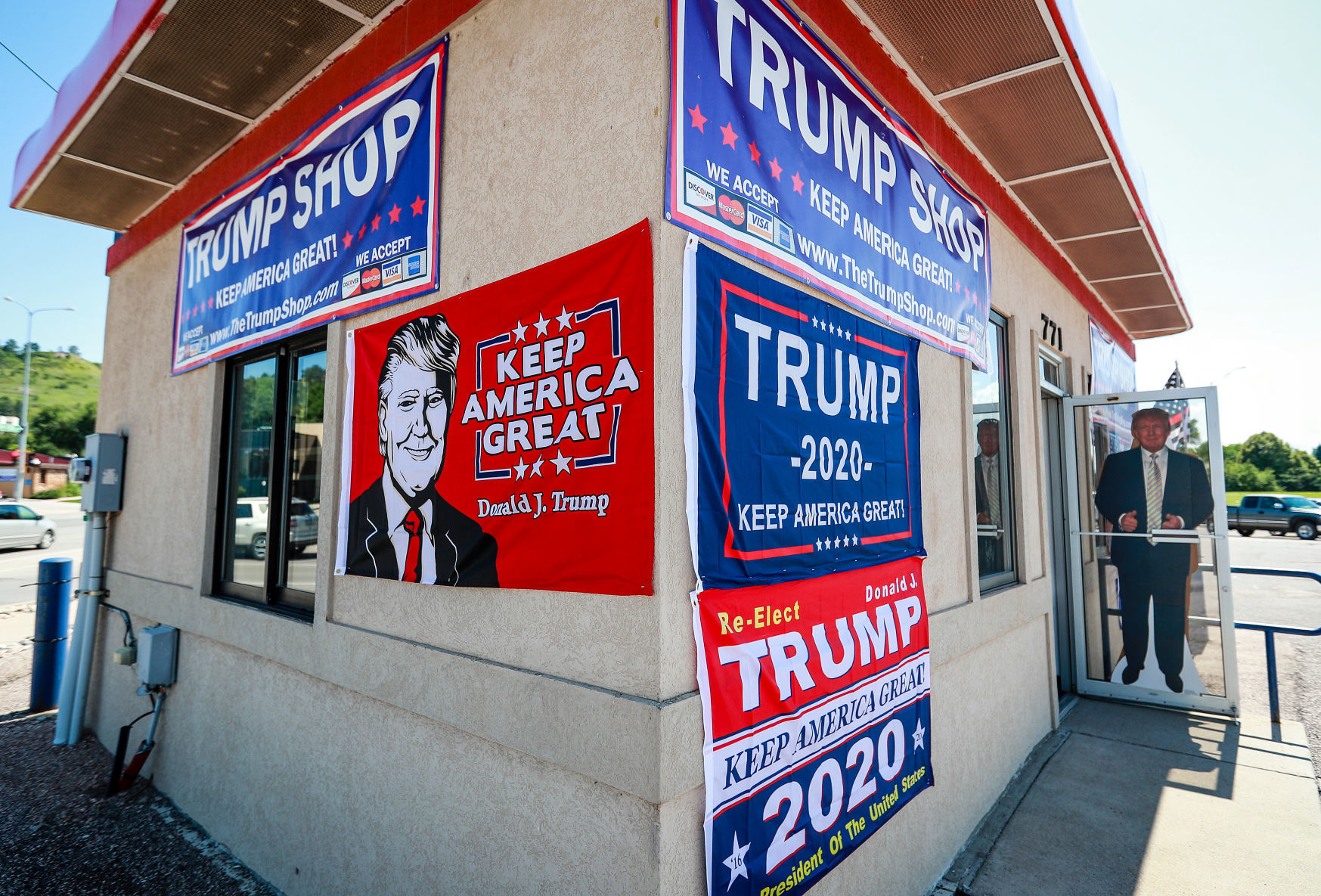 Forbes Advisor: Trump Store 2020