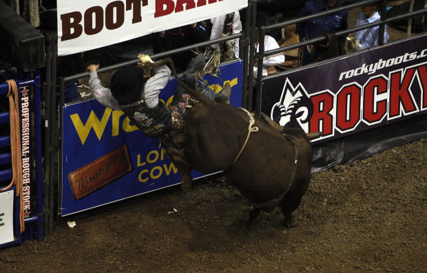 Professional Roughstock Series Photos